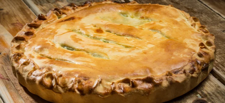 Plăcintă cu Brânză (Savory Cheese Pie)