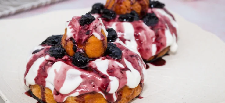 Papanași (Romanian Fried Cheese Doughnuts)