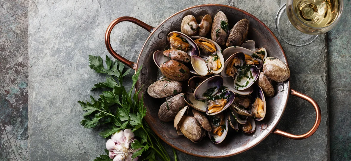 Ameijoas à Bulhão Pato (Clams in Garlic and Wine Sauce)