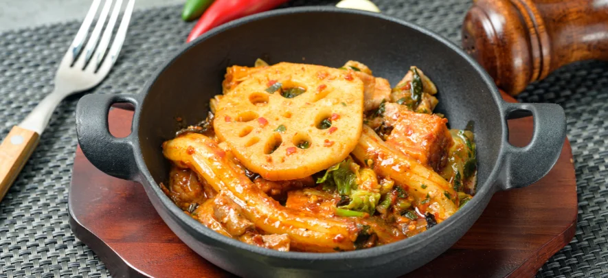 1. Mala Xiang Guo (Spicy Stir-Fry Pot)