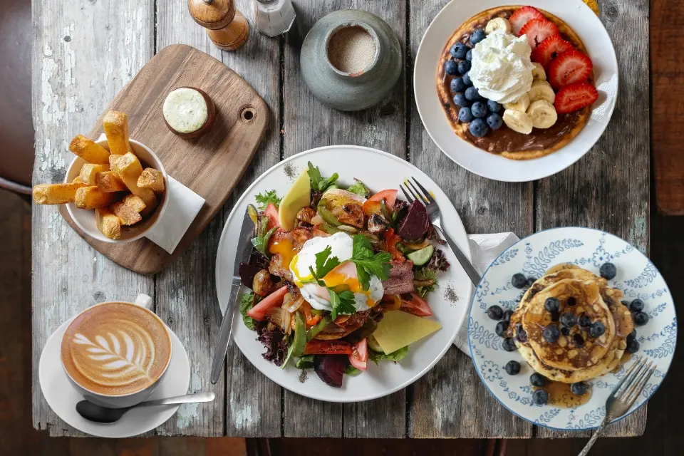 Cafes in Melbourne
Coffee & Brunch Spots