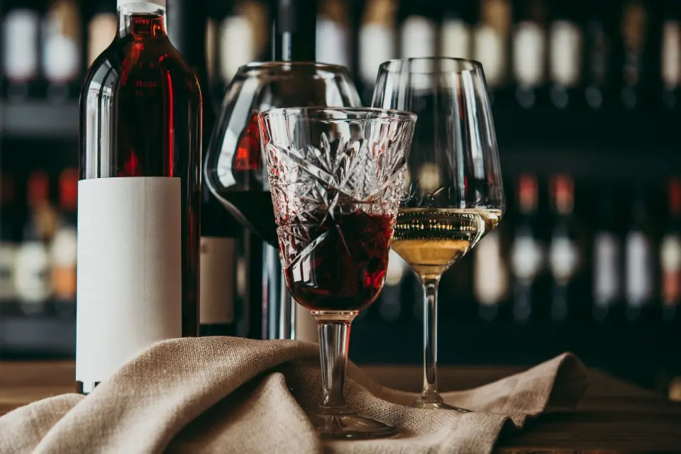 Wine Bars in Melbourne 
Top Wine Bars & Local Favourites