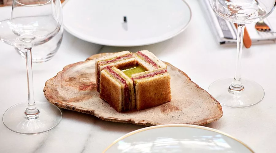 Petit Bistro & Wine Bar