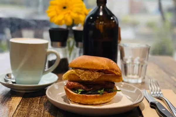 Cafe Thirteen83